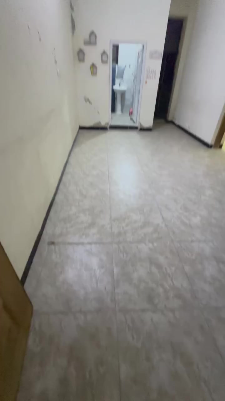 شقه طابق اول
غرفه وصاله ومطبخ وخدمات
الاعظميه الاخطل
الايجار ٥٠٠
للاستفسار ***********
