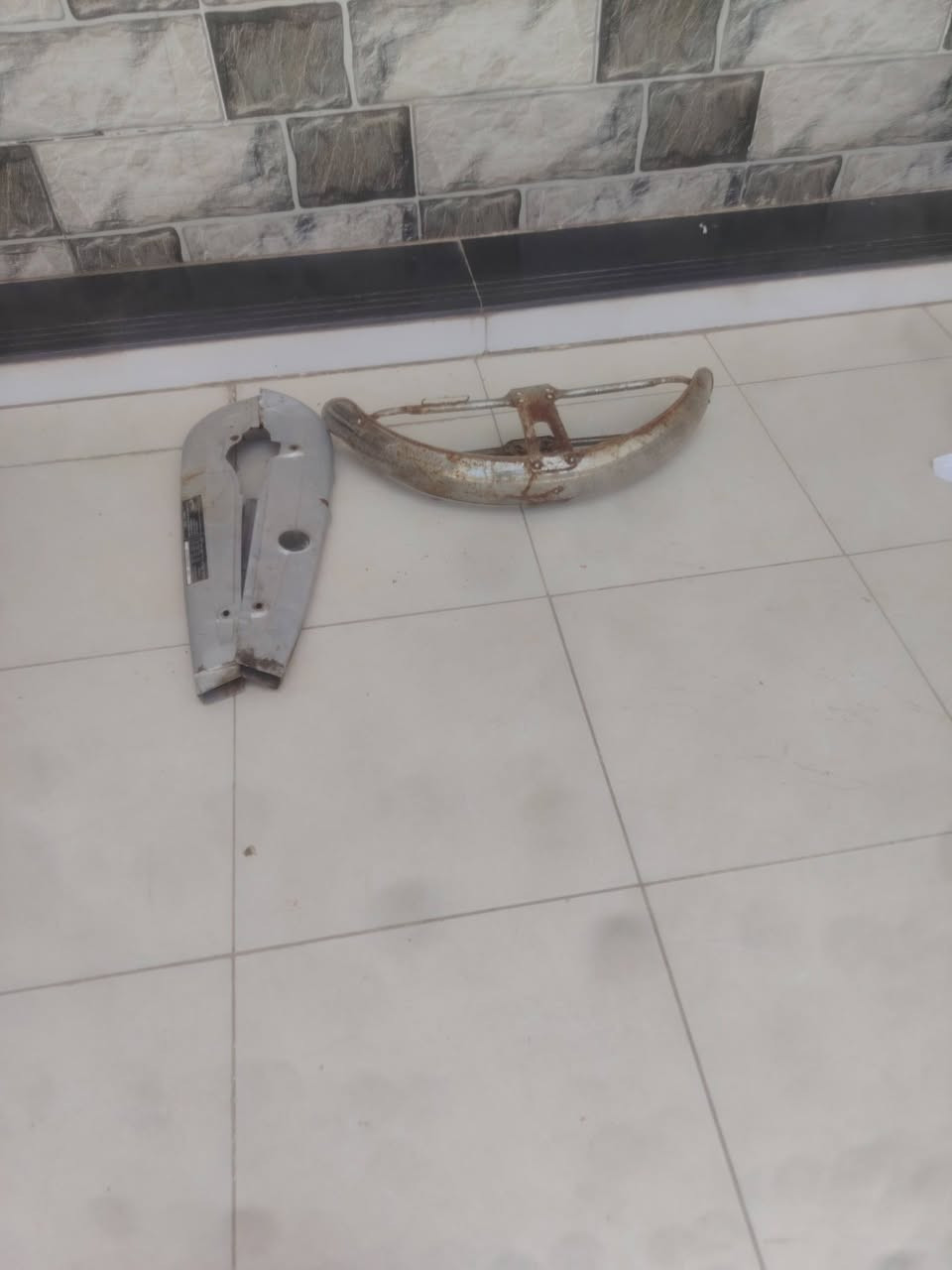 السلام عليكم غراض اربعه كير للبيع
ملاحظه الكاتب عليهن قفل ربع ماينزل منهن 

ويل خلفي تاير وجوب 23 قفل 

ويل خلفي بدون بوربرينات 10 قفل 

ويل خلفي البطيخه متفلشه ب7 

صالنصه نجمه نغمه 15 

صالنصه صوت طرب 15 قفل 

جاملغ امامي وصينيه زنجيل ب5 قفل 

كشن ب10 

سكان 2 الواحد على 5 قفل  

رقمي *********** مكاني نجف حي العسكري
