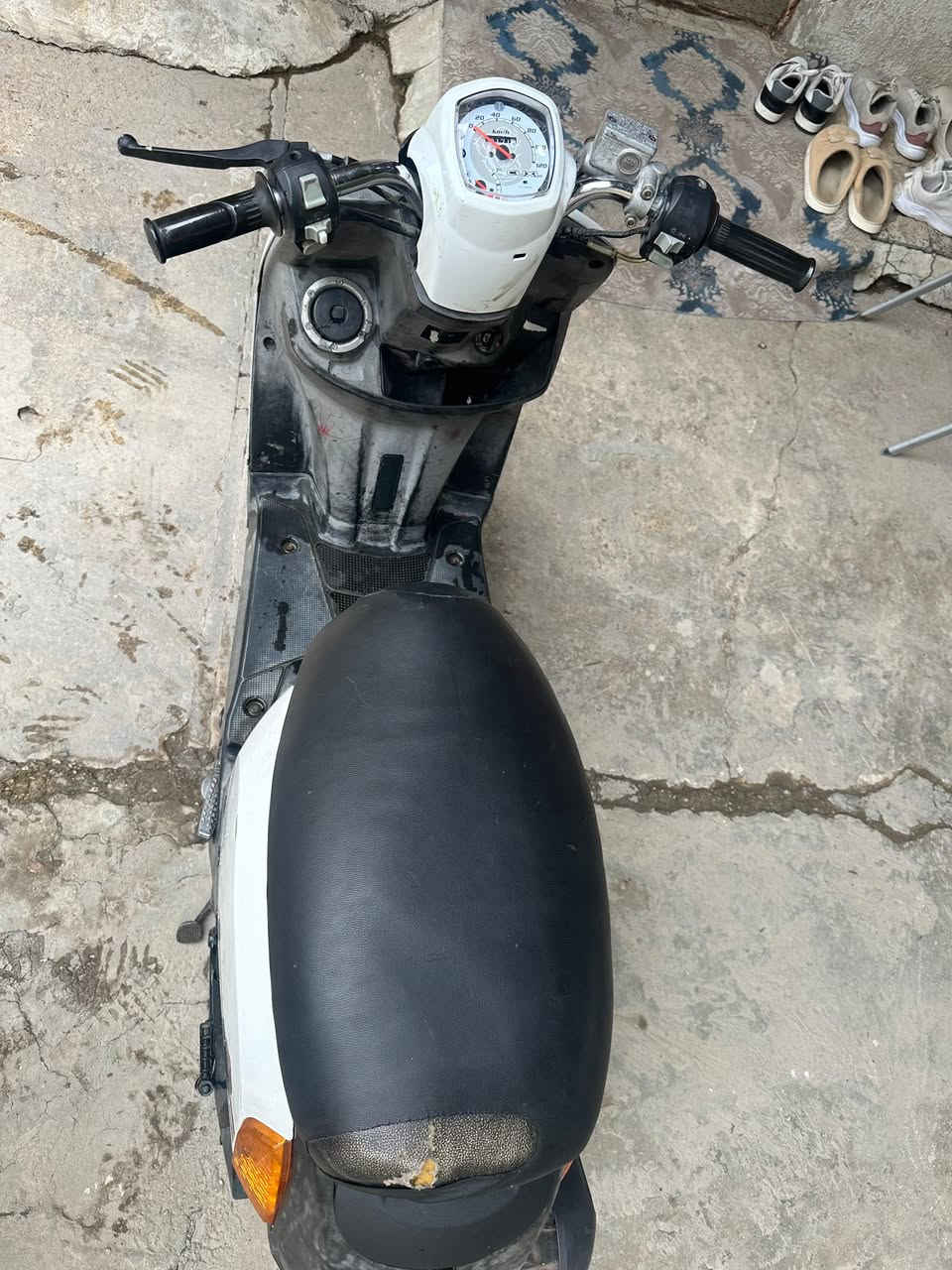 سلام علايكم ماكس بوليس كابريتر مكينه ما مطخوخه رمبه كفرات اصليه  دراجه خير من الله شلعه ومعدل ما نقصه شي كهربائيات شغاله سلف هندر ب700 مكاني بلديات شراي يتصل او يتفضل خاص ***********
