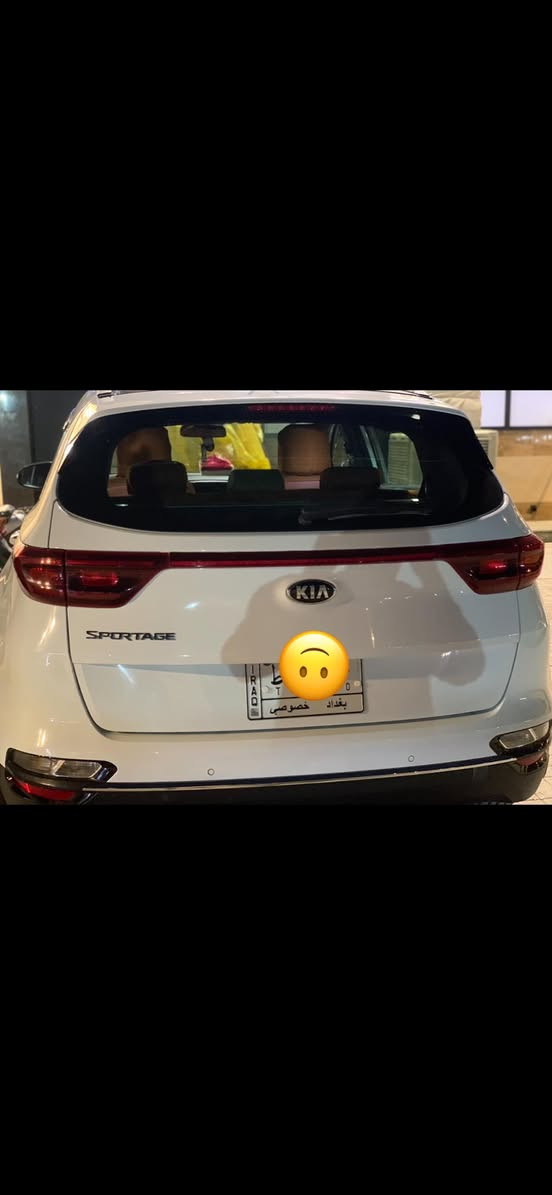 يالله سلام عليكم 
كيا سبورتج 
موديل ٢٠١٩ خليجي 
بيه بارد شبر بلبنيد وبين وباب صدر شبر وباب الخلف الصدر هم شبر غيره كفاله السياره حلوه خير من الله جاهزه 
ماشيه ١٥٠ 
السعر ١٨٧ وبيه مجال بسيط 
المكان بغداد مدينه الصدر 
الرقم 
***********
