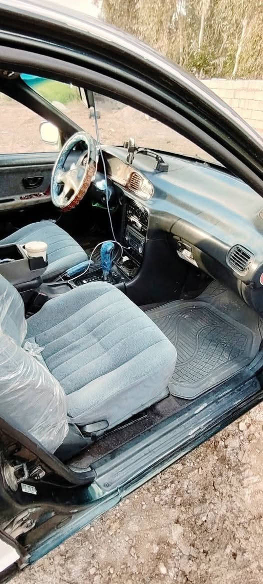 سوناتا للبيع موديل 95 سياره حلوه دواخل نظيفه المحرك 2000 استندر ما مفتوح المحرك والكير  مكفولات رقم بغداد انكليزي سنويه جديده بسمي تحويل ثاني يوم مكان السياره  واسط العزيزيه  ***********  /***********
