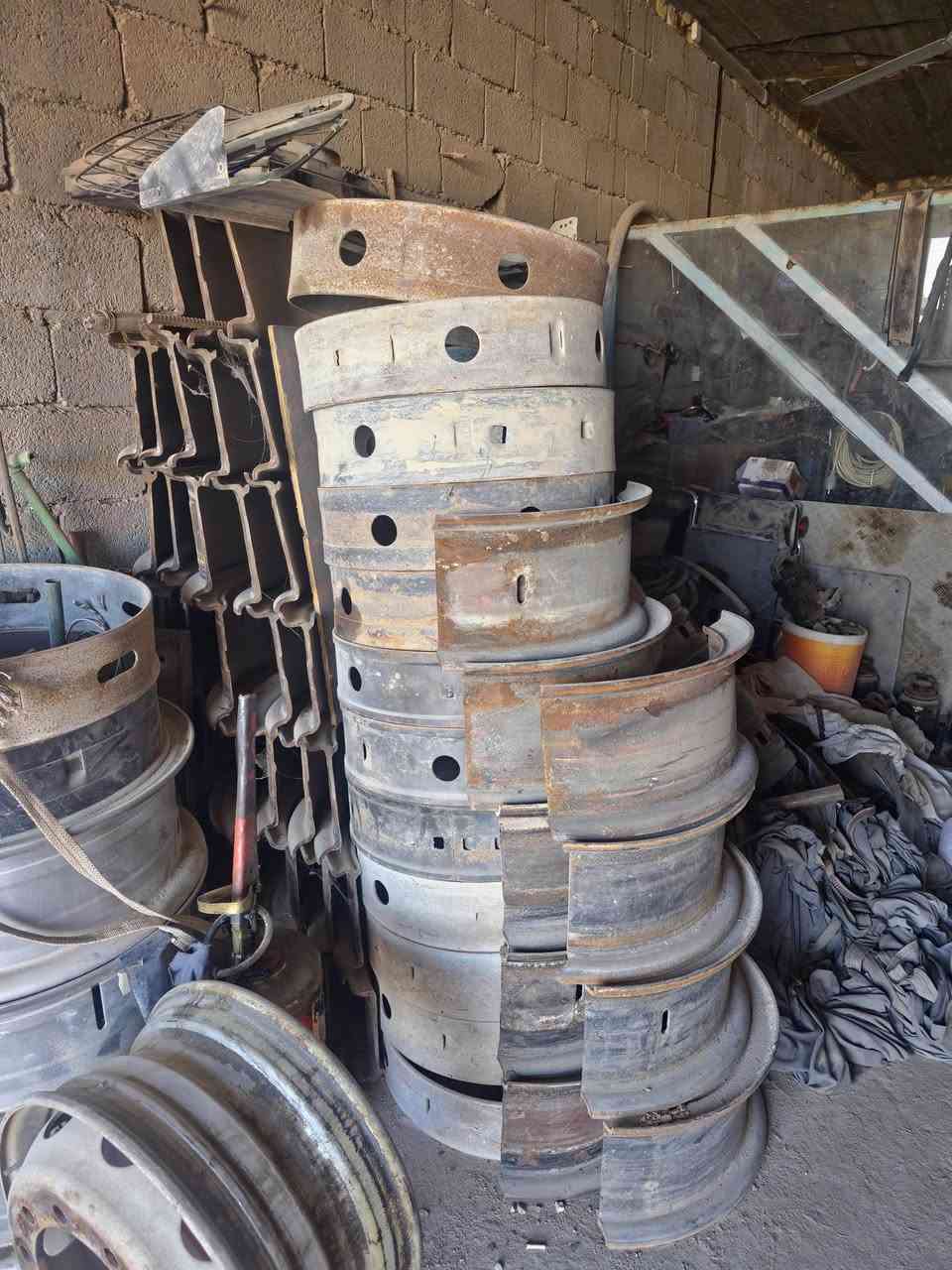 وياله 24 قطع وبراميخ ابو الربع ووياله صاج 24 جمله ومفرد مكان الرفاعي للاستفسار ***********
