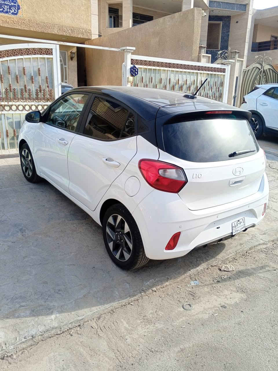 من رخصة الادمن وعلى راسي هونداي i10 لون ابيض محرك 1200cc موديل 2024 زيرو ماشيه 7400km رادار سرعة وكاميرا وحساسات وتحكمات ستيرن هاج باك تبريدها ثلاجة المقاعد جلد اسود طبيعي لكن احنا دوشمناها للمحافظة عليها كعدتها وبطنها تخبل واسعه وصندوكها واسع 
السعر نهايتها وقفلها من الاخير 125 ورقة على هاي الحطة صافي...
السيارة بأسمنه والرقم ومصاريفه واي مصاريف اخرى تطلع على الشراي
التواصل على الخاص واذا تعامل جوه هذا السعر ماكو لتعب نفسك وتراسل مباشرة حظر تحياتي لليعرفون قيمة هذه السيارة مكان السيارة بغداد


**إذا كنت صاحب هذا الإعلان وتريد حذفه لأي سبب، رجاءا أرسل رسالة إلى الدعم الفني**