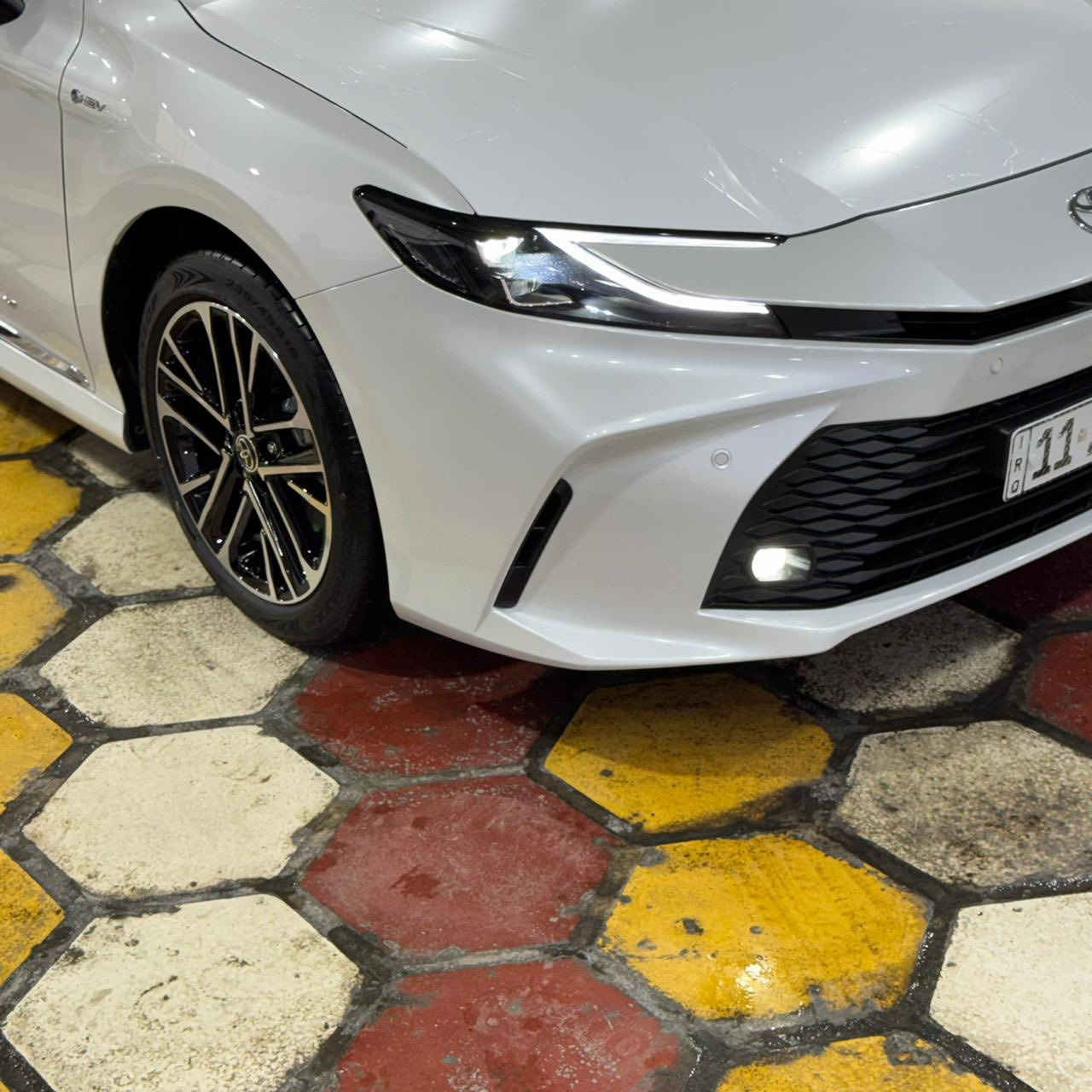 #امجد_الحسني_لتجارة_السيارات 

                  TOYOTA  >>     CAMRY     << 2025       

➖ هايبرد

عداد المسافه زيرو

➖ الفئة LE  

➖ بانوراما

➖ ويل كب ١٨ 

➖ مقاعد كهرباء 

➖ كاميرا خلفية 

➖ بردة خلفية 

➖ لد امامي خلفي

➖ حساس امامي خلفي 

➖ شفتات ستيرن
 
مرقم لوحه وسنويه 
  
➖ مري كهرباء

➖ رادارات امامي 

لمزيد من المعلومات

- للأستفسار  اكثر الاتصال على الرقم.
***********
 
بغداد - معارض البياع - الشارع الثاني
