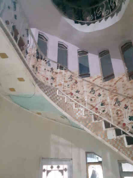 بيت للبيع حي الجوادين قضاء الخضر 
.....................................

مساحة 250م
حر غير مطلوب الدولة 

طابقين صب كونكريت 

الطابق الاولى 
غرفة+صالة+ستقبال+مطبخ+براني+صحيات داخليه وخارجيه 

الطابق الثاني 
غرف عدد 3+صاله+صحيات 
بناء درجه اولى 
يبعد عن سكة وشارع الزوار 150متر 

الاستفسار مراجعة مكتب النسر الذهبي للعقار شارع الجياشي مقابيل اعدادية الصناعه 

***********
