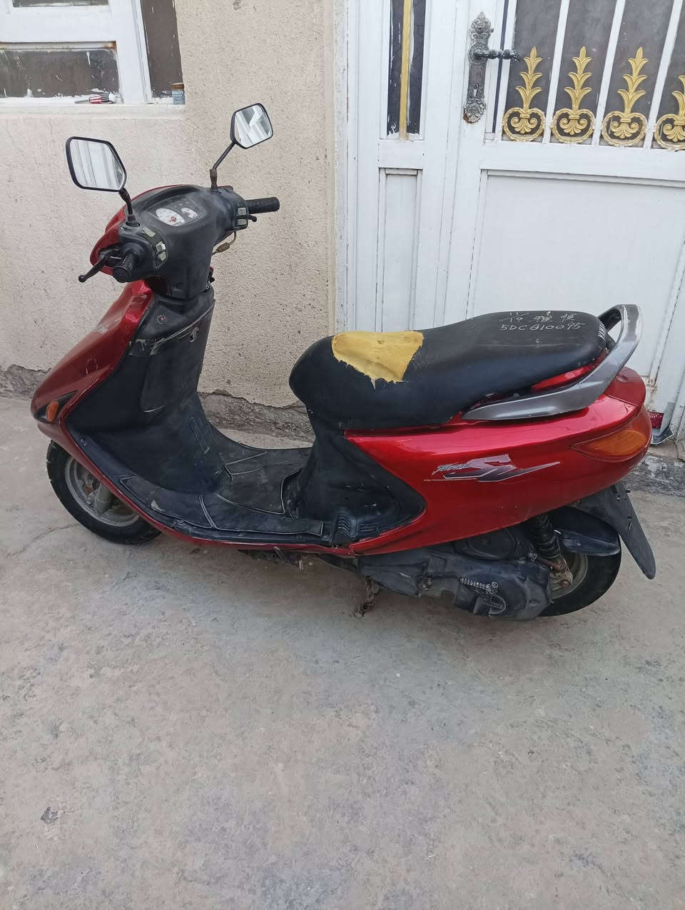 السلام عليكم
دراجة كرستال للبيع حلو وناعمة جاهزه من كلشي سلف هندر اشاير عدادات هورن كله شغاله مكينه ما مفتوحة يعني ربة 
سعر 375 وبيه مجال قليل 
عنوان بابل الحي العسكري شارع 80 
موبايل ***********
واتساب موجود
