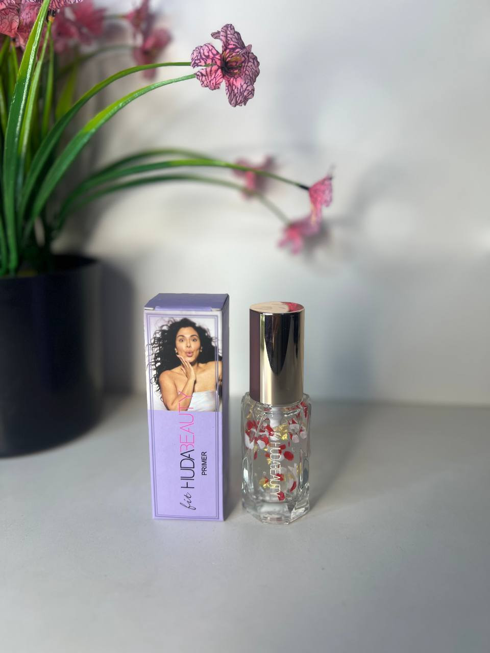 💜 برايمر  هدى بيوتي HUDA BEAUTY 💜
سر البشرة الناعمة والمثالية قبل المكياج!
هذا البرايمر يخلي بشرتج حريرية وينعم المسام ويثبت المكياج لساعات طويلة بدون ما يتأثر 💫
تركيبته خفيفة وسريعة الامتصاص، ترطب البشرة وتعطيها إشراقة طبيعية تخلي الفاونديشن يطلع بشكل flawless 👌
✨ المميزات:
 • ينعم ملمس البشرة فوراً
 • يثبت المكياج لفترة أطول
 • يعطي لمعة صحية بدون دهنية
 • مناسب لكل أنواع البشرة
خليه أول خطوة بمكياجج وشوفي الفرق 😍

سعر الخصم 6 الاف
#الاصلي
#لايك #متابعة
قناة تليhttps://t.me/tot_yuish


**إذا كنت صاحب هذا الإعلان وتريد حذفه لأي سبب، رجاءا أرسل رسالة إلى الدعم الفني**