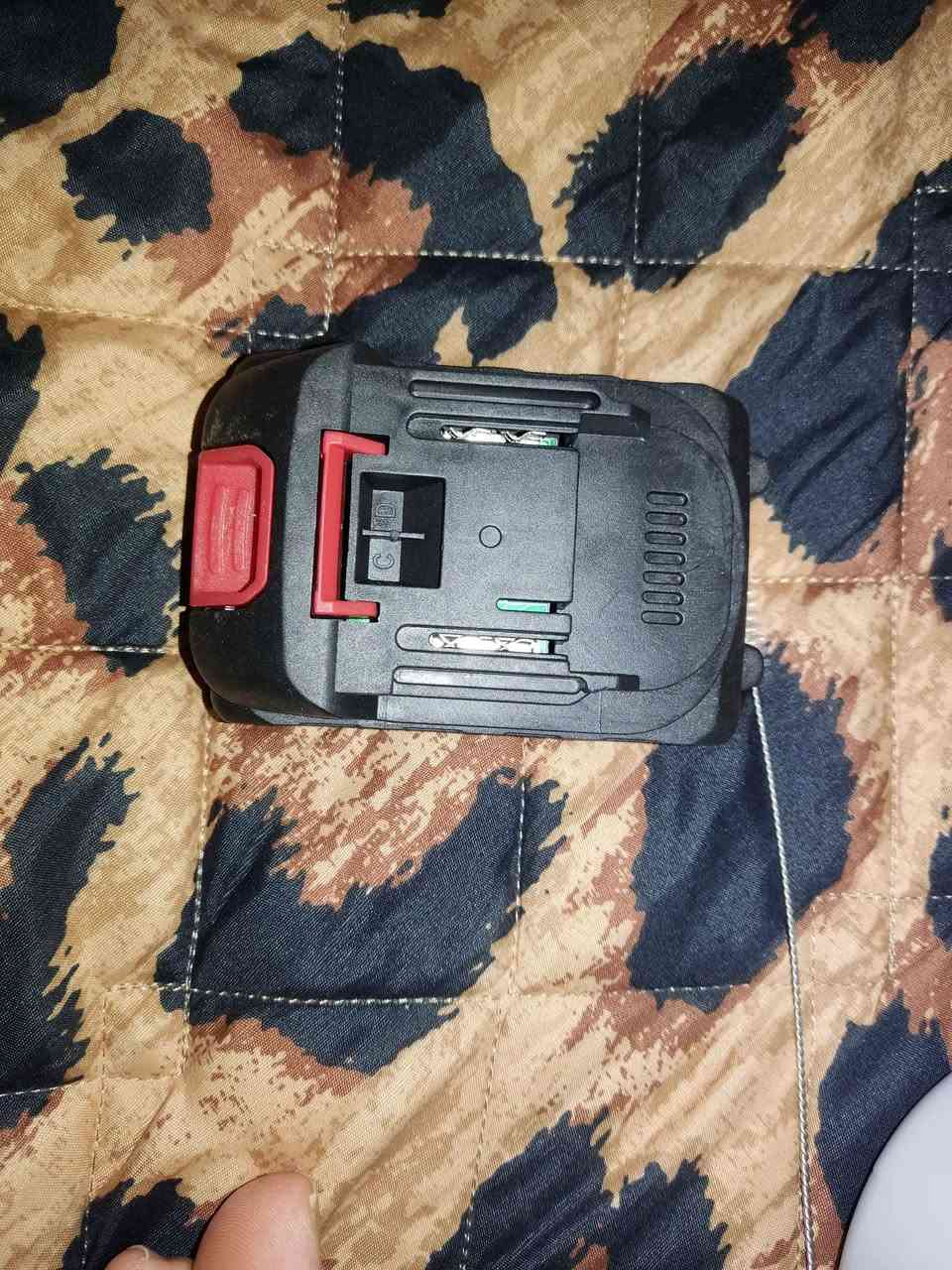 پەمپی بۆیاخ تازەیە شەحنە بەکار نەهاتووە داوای 25000 دینارو موعامەلە ئەگەر موشتەریت تێل بۆ ژمارە *********** السليمانية, العراق
