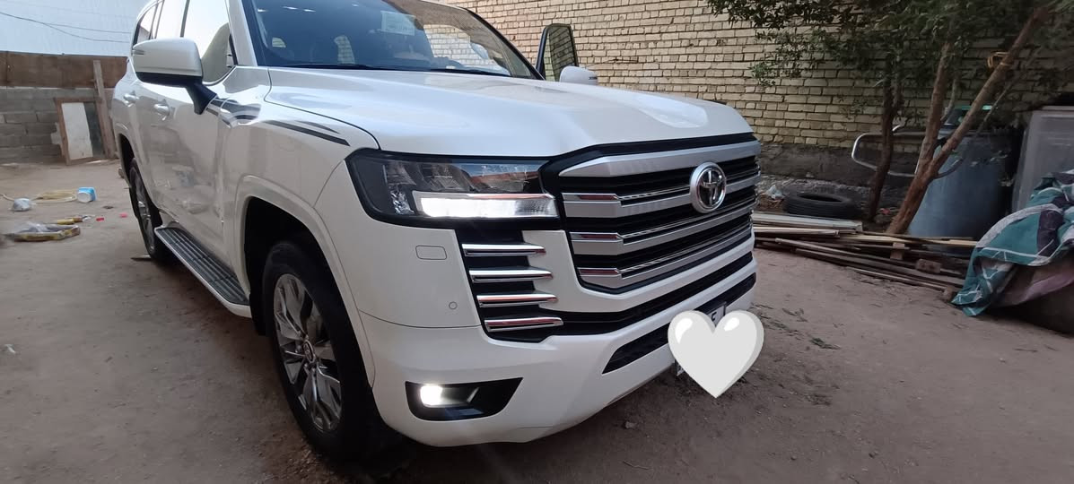 السلام عليكم 
لاندكروز 2022 رقم السياره بغداد انكليزي 
السياره كفالة عامة 
المكينة 4000 تنفس طبيعي
ماشية فقط 28 الف كيلو
تبريد للكشنات الامامية 
شاشات خلفية 
سعر السياره 6 دفاتر و60
للاستفسار ***********
  ***********
