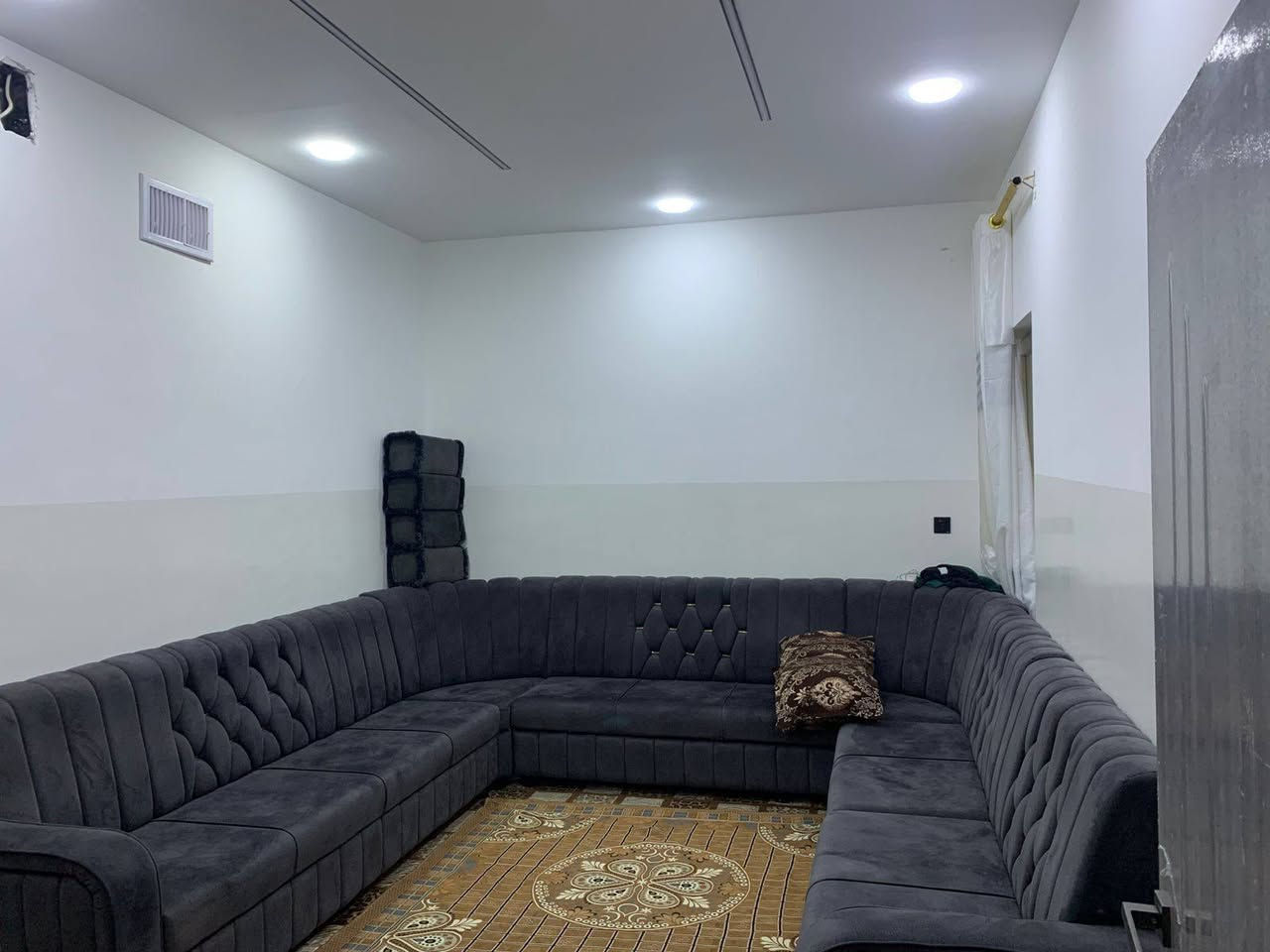 دار للبيع في حي الملايين الاولى
مساحه الدار 160م 
يحتوي الدار على 5 غرف نوم ومطبخ وصحيات واستقبال وهول 
موقع الدار قرب جامع الصواف 
صنف الدار بستان ملك صرف 
لمعرفه السعر أكتب تم 
أو مراجعه مكتب مدخل حي الملايين الاولى مكتب أرض التميز للبناء والعقار 
اي استفسار يرجى مراسلة الصفحة او الاتصال ع الارقام المذكورة⬇️⬇️
***********
***********
