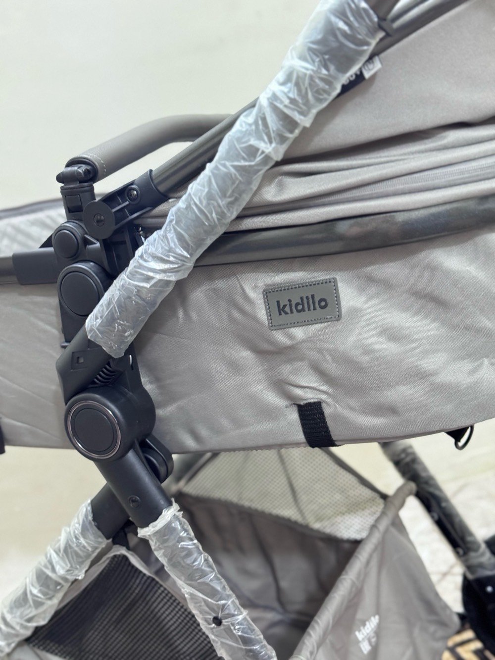 عربة أطفال من ماركة كيدلو استخدام مره واحده فقط 