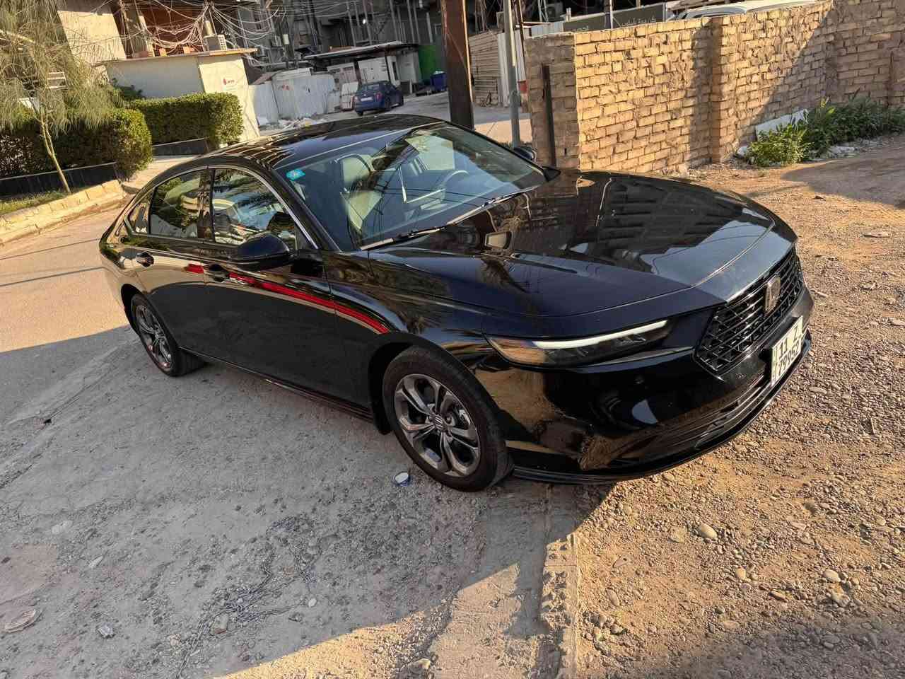 هوندا اكورد موديل 24 exl حادث جاملغ وباب جهة السايق فول مواصفات
بيها كم ملاحظه بسيطه
السعر 185 
***********
