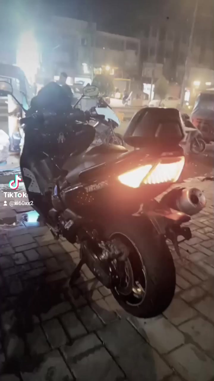 السلام عليكم تي ماكس 2011
كفاله دراجه كلها للبيع او مراوس وفرق 
ممشاها 24 الف بعده بجيس 
الشعب ***********
