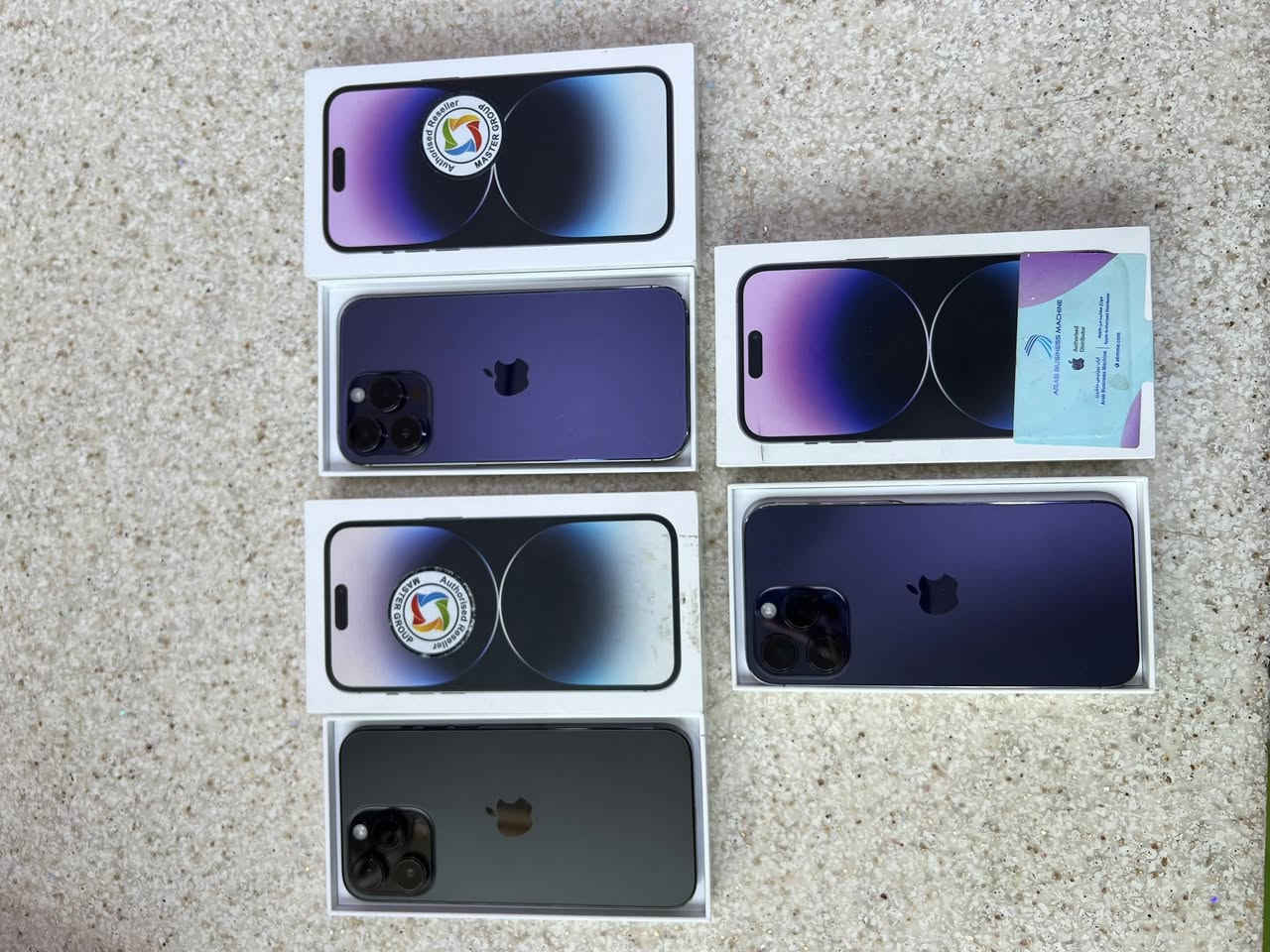 جماعة ال 14 برو ماكس  وفرتلكم اجهزه مستخدمه
نسخة الشرق الاوسط تك خط
نسخة الدبل خط 
نسخة الشريحة الإلكترونية e sim

ذاكرة 256

كامل الملحقات 

لمعرفة السعر الاتصال
***********    ☎️ واتساب
