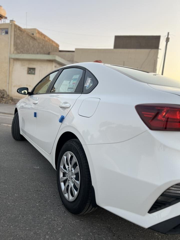 سيراتو 2024
كفاله عامه عدا نص جاملغ امامي صبغ 
محرك 1600
ماشية 29الف
ارضيه مغلفه جلد
مكان نجف 
السعر 168وبيه مجال قليل
***********
