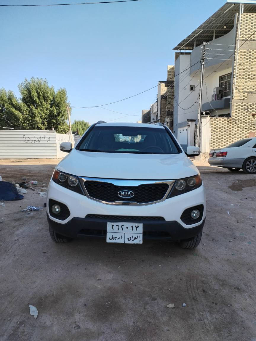 كيا سورنتو خليجي مديل 2012 محرك 2400 اربعه سلندر  سياره 7 راكب مكفوله من الصبغ والتبديل فقط بارد قليل وكارتات تبريد ثلج حداديه جديده محرك كير مشروطات.. 

السعر ب138$ وبيه مجال بسيط للشراي
مكانه النجف الاشرف 
*********** النجف, العراق
