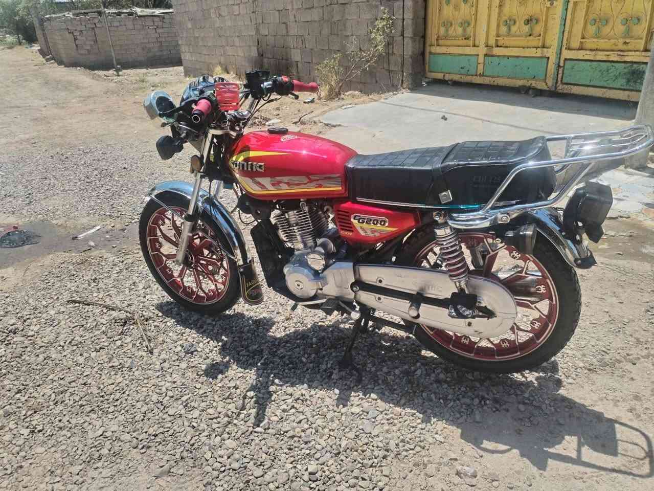 سلام عليكم سيفان 24 كلشي شغال عده دشبول طافي مكاني شهربان سعر 625 وبي مجال ***********
