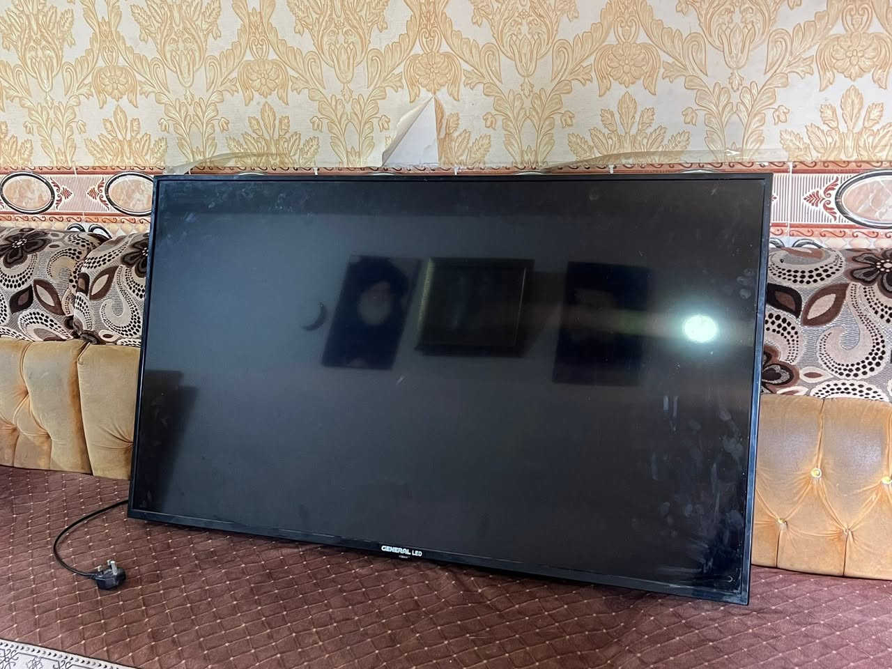 بلازمه للبيع GENERAL LED مستخدمه شهر بسس ب350وبيه مجال للشراي 
رقم***********
