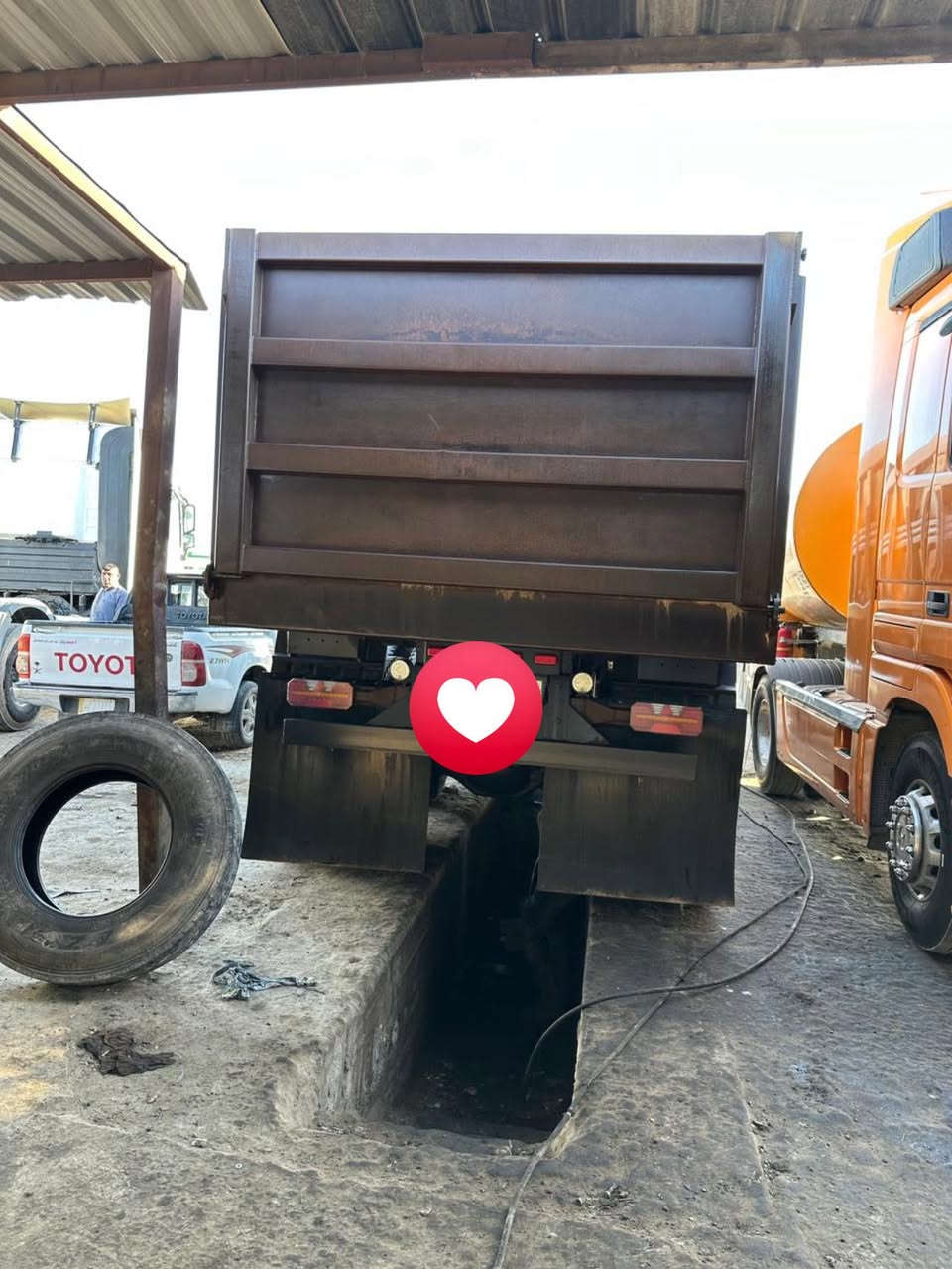 سياره للبيع كرواتي موديل ١٩٩٥ رقم ديالى تحويل مباشر بل سنويه مرسمه عقرب محرك ٣٥جديد كير جديد مجموعه جي إف محرك ٨ شاصي ٨ بدي جديد مامشتقل قليل تخم تاير برماغ كله ابو ربع قماره بلاديه اصل السياره تك ومطوله  وإذا مراوس بقجمه أم العلم هم عادي  مكان الأنبار الكرمه مكلف بل نشر اي استفسار عل هذا الرقم ***********
