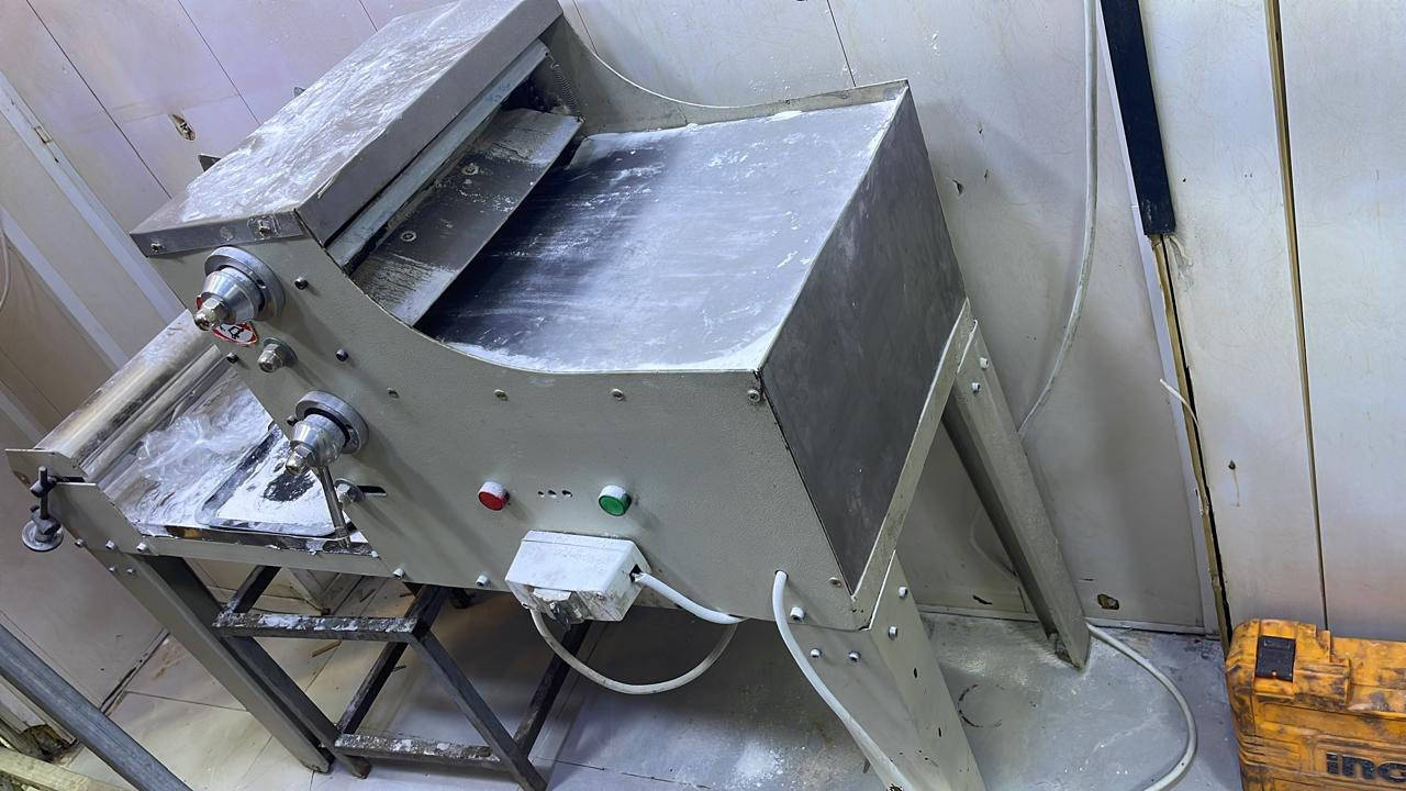 سلام عليكم 
غراض مطعم للبيع استخدام اقل الشهر 
فرن داخله حجر 
فتاحه سوريه 
عجانه 
ماني بغداد حي القاهره 
للاستفسار 
  ***********
