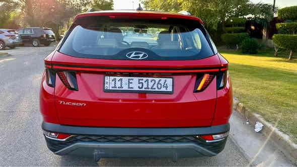 السلام عليكم 
هونداي توسان موديل 2023 خليجي 
ضمان شركة الت ساك ضمان خمس سنوات او 100000كيلو متر رقم بغداد
كفالة عامة من كل شي حتى الدهن والفلاتر من الشركة
ماشية 35 كيلو
محرك 4 سلندر سعة 2000cc دوش كير اي تي
سقف بانوراما
مقاعد جلد كهرباء
شاشه كبيرة
ويل كب 18 انج
بصمة تشغيل وبصمة ابواب
بردات جانبية
تحكم استيرن جهتين
تبريد قطعتين
تشغيل عن بعد
لد نهاري كشافات زينون
السيارة فول مواصفات اعلى شي بالتوسان

السعر : 223 ورقة
مكاني : بغداد - حي الجامعة
للاتصال : *********** بغداد
