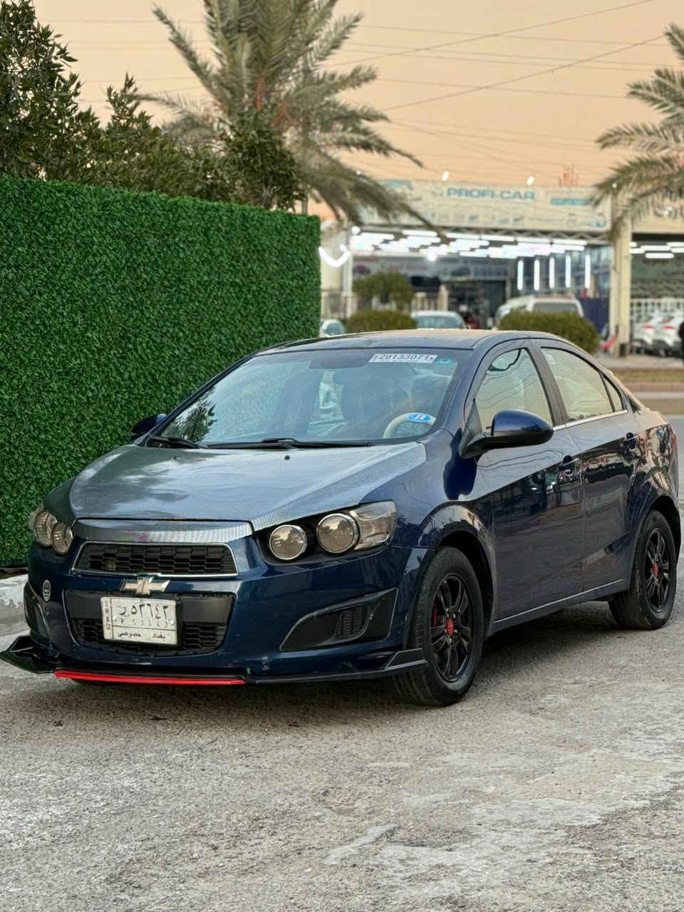 السلام عليكم شوفرليت سونك موديل 2013 للبيع وارد امريكي السياره ضررهه مال امريكا جاملغ وبنيد بدون دواخل تحكم ستيرن شاشه بلاديه جنطه بصمه محرك 1800 رقم بغداد السعر (65)وبيه مجال بسيط وهذا رقمي (***********)
