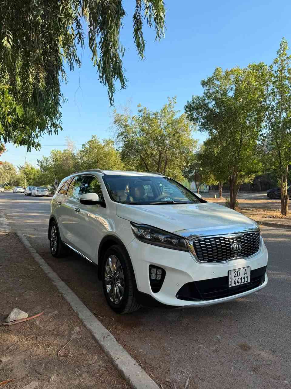� للبيع فقط 🔥
🚘 Kia Sorento 2020 – وارد خليجي

✨ سيارة عائلية متينة • محرك 6 سلندر • نظافة عالية جداً ✨

🚘 نعمان أوتو | Numan Auto
ثقة التعامل • جودة السيارات

━━━━━━━━━━━━━━━

📊 الموديل: 2020
🌍 الوارد: خليجي
⚙️ المحرك: 6 سلندر
📈 الممشى: 144 ألف كم

━━━━━━━━━━━━━━━

💎 أهم المواصفات:

✅ وارد خليجي
✅ محرك 6 سلندر قوي واعتمادي
✅ قمارة حديد
✅ 7 راكب
✅ داخلية جلد بيج فاخرة
✅ كراسي كهربائية
✅ تبريد 3 قطع ❄️
✅ صندوق خلفي كهربائي
✅ ويل كب كروم
✅ مناسبة للعائلة والسفر والاستخدام اليومي

━━━━━━━━━━━━━━━

🛠 الحالة بكل شفافية:

✔️ بدون صبغ (دهن شركة)
✔️ كفالة عامة شرط الفحص
✔️ جاهزة للنقل والاستعمال مباشرة

━━━━━━━━━━━━━━━

📍 الموقع: بغداد
📞 ***********
📲 واتساب / اتصال

🚗 سيارة نظيفة جداً، جاهزة للفحص، وتستحق المشاهدة.

#Kia #Sorento #KiaSorento #كيا #سورنتو سيارات_بغداد نعمان_أوتو
