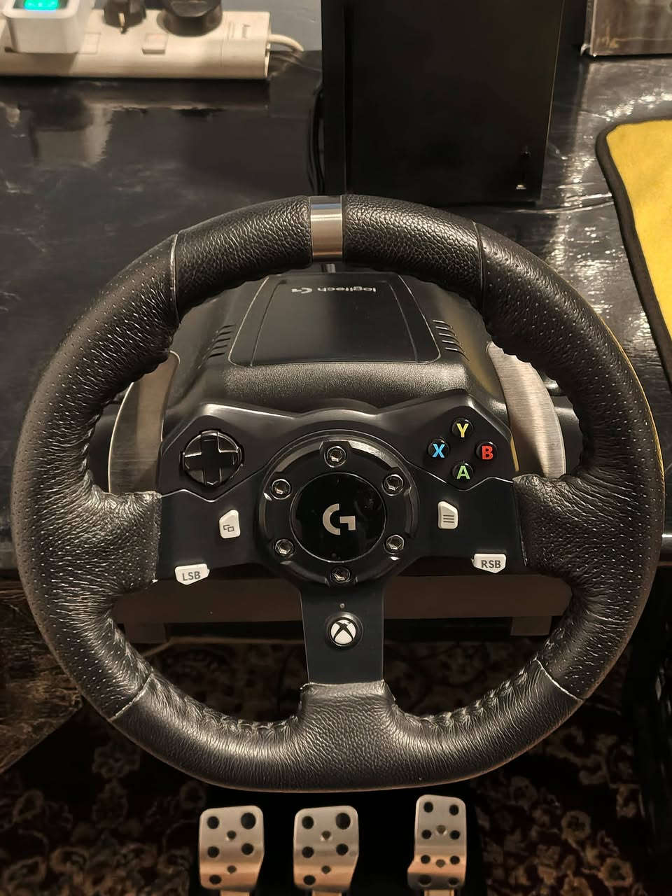 جهاز اكس بوكس سيريس اكس 1تيرا
XBOX SERIES X 1T

1.اكس بوكس سيريس اكس 

2.يو بي اس ubs فاربر 1500

3.دركسون وكالة لوجتيك G920

لعبة الفورزا هورايزن بيها اقوى السيرات 

للتواصل واتساب او ماسنجر او اتصال 
السعر 800 

***********
