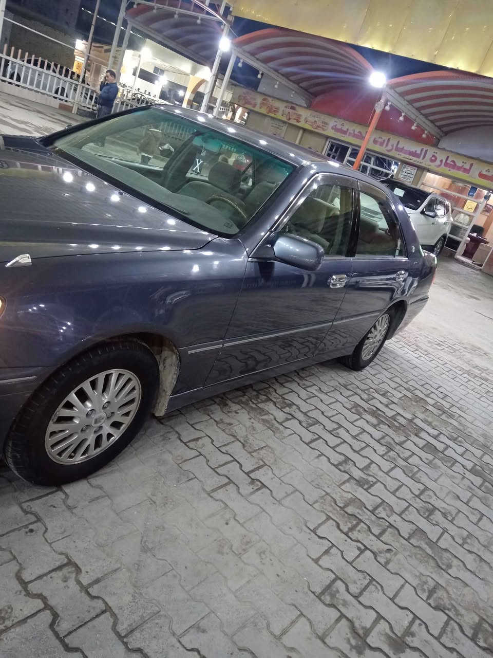 ملكه موديل 2004 مكفوله من كص بيهه جاملغ  امامي ضربه وبيها جاملغ خلفي سنويه ل ٣٠ ابو سنويه نجف وسيارة موجوده نجف كير مكينه تبريد حداديه خير من الله السعر ١٠٠ وبيها مجال *********** النجف, العراق
