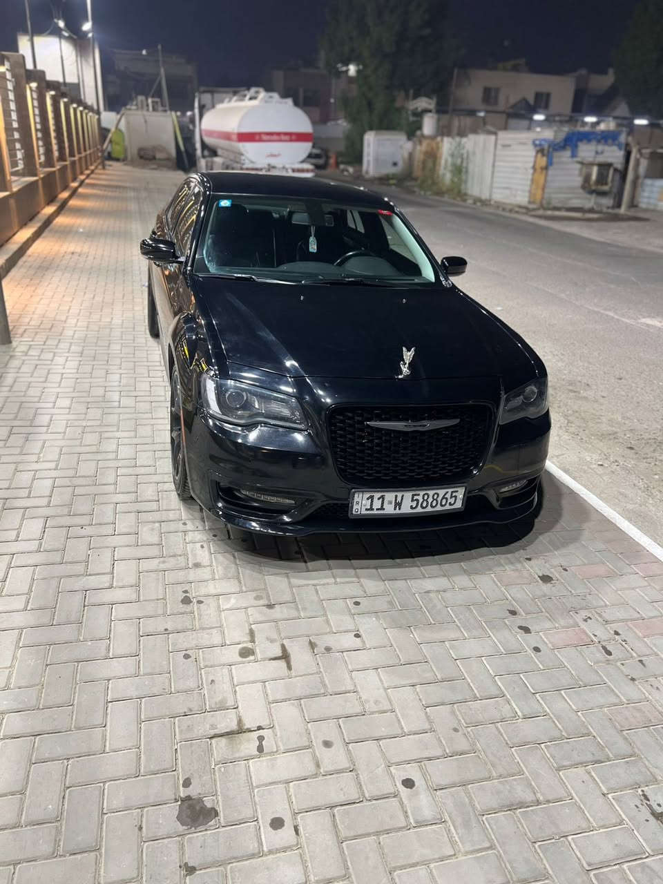 سلام عليكم ورحمه الله وبركاتو
كرايسلر اوباما موديل 2022 اصل وارد امريكي حادثه جاملغ وبنيد بدون دواخل بدون ايرباك بدون دواخل 
ماشيه 97 الف مواصفات السياره كشنات جلد كهرباء 
شاشه كبيره رادار امامي وخلفي ورادار جانبي كامره خلفيه 
360 درجه اشاير بل مري تخم تاير جديد صدر امامي خلفي كله عل بلاد لون السياره اسود ملكي تبريد قطعتين
ويل حجم 20 لايت لد بلادي تبريد عل وضع الشركة السياره مامتعوبه ومال جناي برغي مابيه نقص رقم بغداد تحويل ثاني يوم 
السعر 250 وبيه مجال حك جيتك 
العنوان بغداد 
الهاتف *********** للأستفسار
