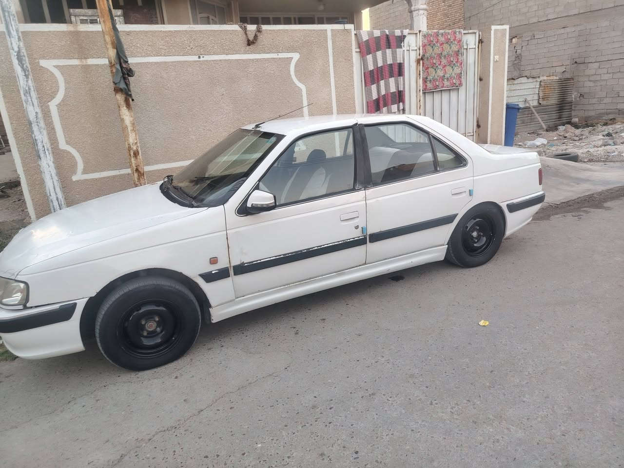 السلام عليكم بيجو بارص للبيع موديل 2013
سيارة جاهزة من كلشي كير مكفول

محرك مكفول الكشر شوفت عينكم

عوزة شوية تكحيلات تبريد ثلج ❄️

السنتر لوك شغال ريمونت 

اني موضف اروح بيهة للدوام

و ارجع و عل أيدي
 السيارة مرتبهة خبرتي على كدي🙏 

تحويل اشوكت ما تريد السعر ٣٥ وبيهة مجال

 مكاني مقابل المرور

مال حسينية ***********
