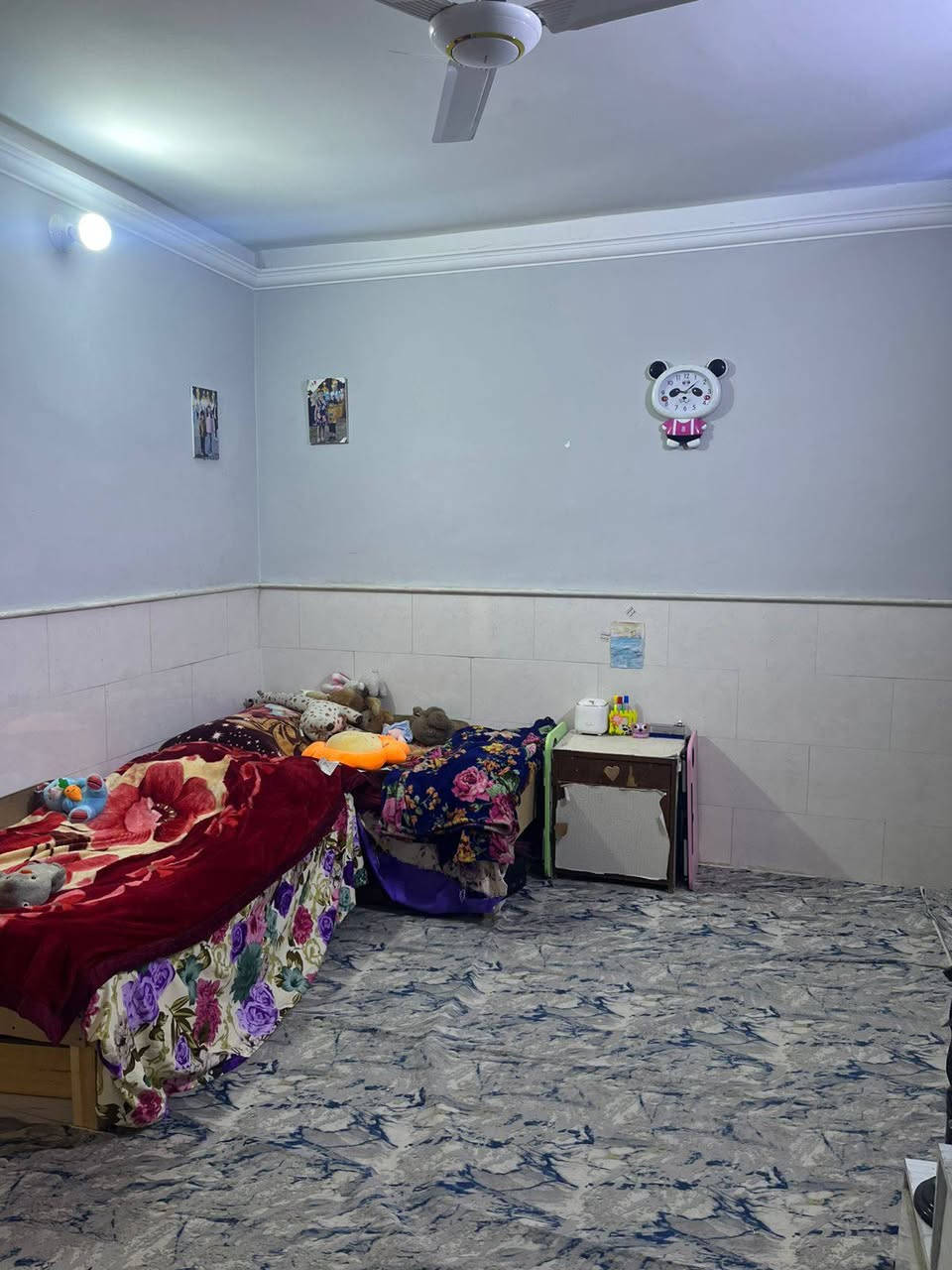 📢 اعلان 📢📢 اعلان 📢 
       👇               👇
⚜⚜ للبيع ⚜⚜ للبيع ⚜⚜
🏠 دار سكني  طابو زراعي ملك صرف  🏠 
📐 المساحة ١٥٠  متر📐 
🌍 الموقع / الحلة / حي الجزائر / خلف ملعب الإدارة المحليه 
🏤 يحتوي على 🌺 غرفه نوم  🌺 صالة 🌺 مطبخ 🌺 هول 🌺 مجمع صحيات  🌺 كراج 🌹حديقه 
📏 الواجهة ٧ ونصف متر  والنزال ٢٠ متر 
📷 صور البيت  مرفقة مع الاعلان 👇
 ❓للاستفسار ⚜  زيارة مكتب #انكيدو للعقارات والمقاولات في حي الجزائر مقابل مكبس التمور او 📞 الاتصال على هواتف المكتب 
☎️ *********** سيد وليد 
☎️ *********** سيد وليد 
☎️ *********** محمد الزبيدي 
⚜⚜⚜⚜⚜⚜⚜⚜⚜
