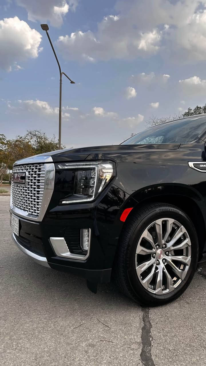 ￼جمسي يوكون دينالي 
موديل :2023
مواصفات 
جكات داتا شو خمسة كاميرات دوسة كهربائية 
ثلاث شاشات كشنات تدفئة تبريد رادار حساسات 
كلين كفاله عام 
ماشية:35.000 
الرقم: ***********
السعر: 635 وبيها مجال موصل, نينوى
