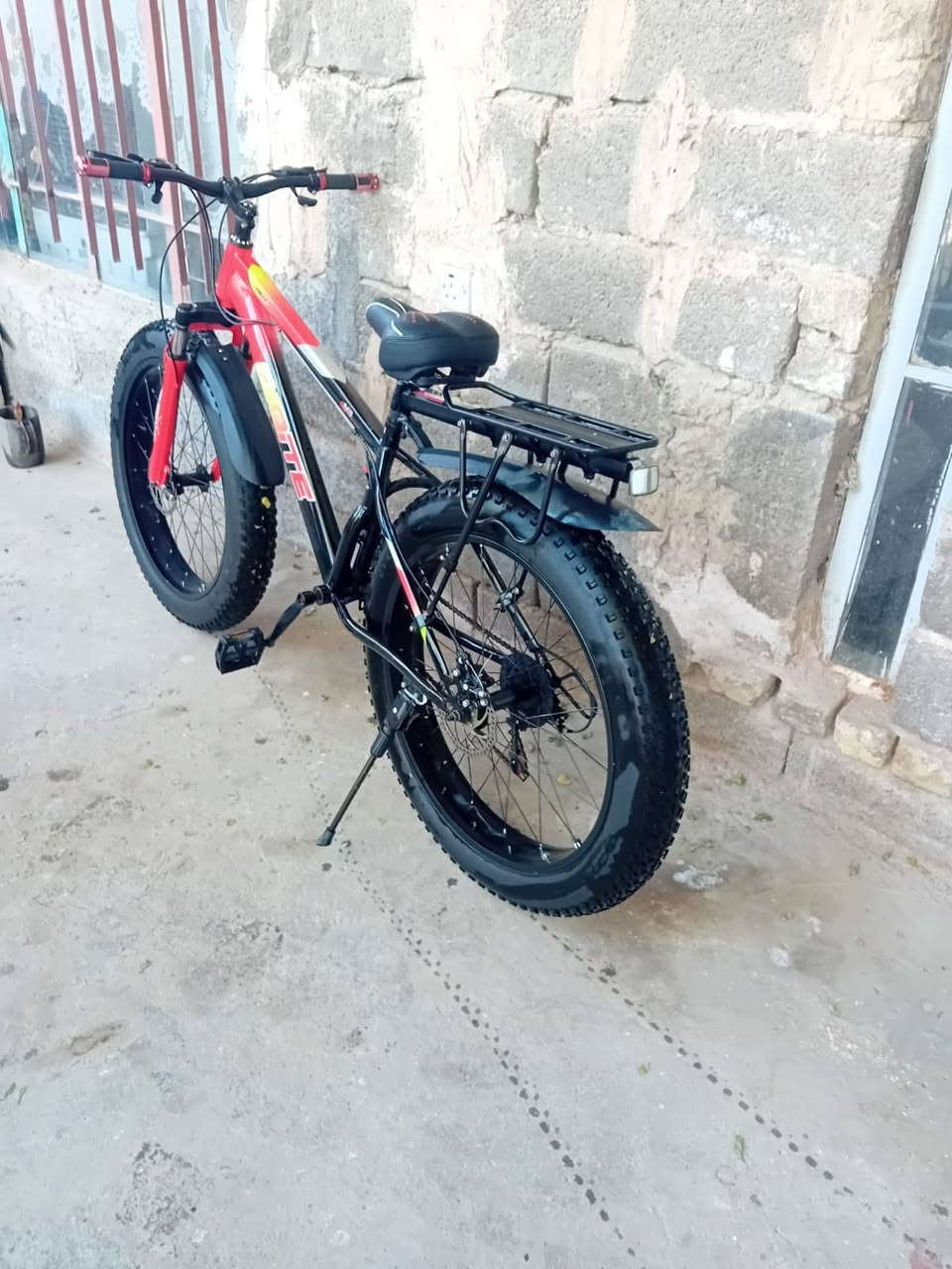 السلام عليكم بسكل جديد مامستخدم اجنبي سعره 150 مكان بغداد الحريه
رقم ***********
