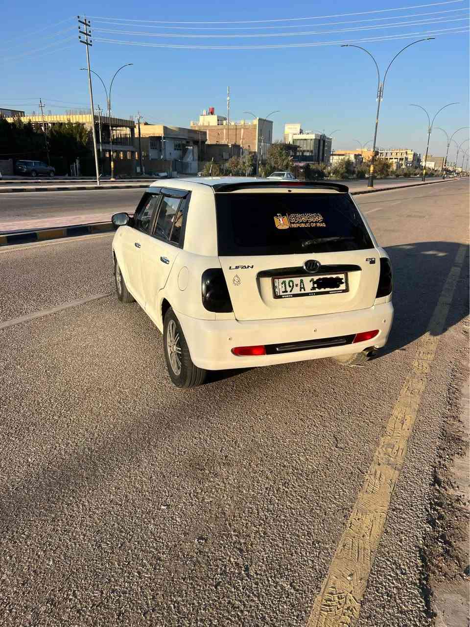 السلام عليكم 
ليفان ٣٢٠ موديل ٢٠١٣ رقم كربلاء انكليزي باسمي
سنويه ل٢٠٣٠ هزه ماساقطه بيها جاملغات اماميه مبدله
وبيها الهلالات الخلفيه صبغ كير وحداديه ومشط وبور جدد
محرك بي تبخير قليل لايتات عالي ناصي زنون عدسات احمر 
السعر ٣٥ وبيها مجال قليل مكاني نجف للاستفسار *********** النجف, العراق
