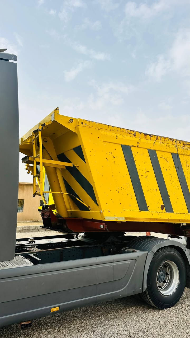 اسلام عليكم للبيع نساف كامل لشقل تايرات نص عمور 27 متور ناساف جاهز السعر 115 وبي مجال الاستفسار الاتصال علا الرقم  ***********
