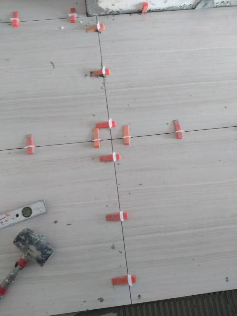 كادر بورسلين من الانبار شغل درجة وتسليم مهندس نشتغل جميع محافظات العراق. عملنة مادة فقط . سعر المتر ما اشتغل جوة ٨ . التزام بالعمل ودقة للتواصل هذا رقمي ***********
