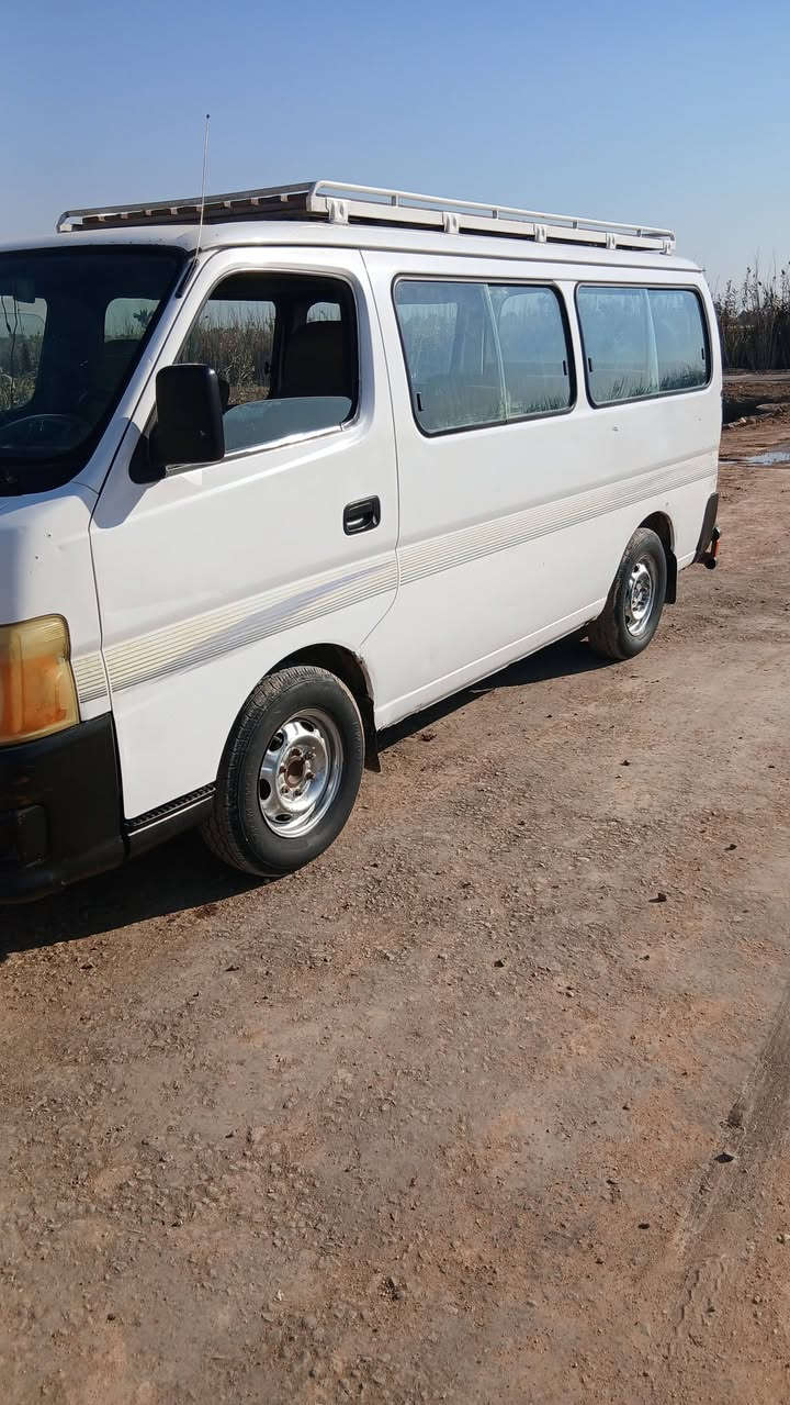 سلام عليكم سياره البيع نيسان يورفان موديل 2009 كامله مانقصه كلشي كامله كبل الشارع تبريد منضومه غاز كامله رقم الهاتف *********** سعره ١١٥ اوبيه مجال
