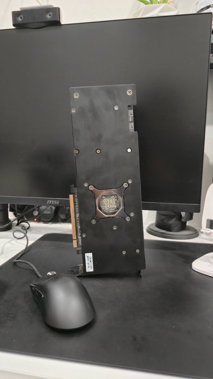 يابه السلام عليكم شبابنا الطيبة
رمضان مبارك
عندي كرت rx 7700 xt للبيع
سبب البيع طورت كرت نظيف وقوي ولا بيه عيب صندوقة موجود وكل شي
كرت يشغل 2k high يتقارن مع ال4070
انطيني سعر واذا يناسب من عيوني وتدلل
توصيل عليك انت تاخده او شركة بكيفك عنوان موصل


**إذا كنت صاحب هذا الإعلان وتريد حذفه لأي سبب، رجاءا أرسل رسالة إلى الدعم الفني**