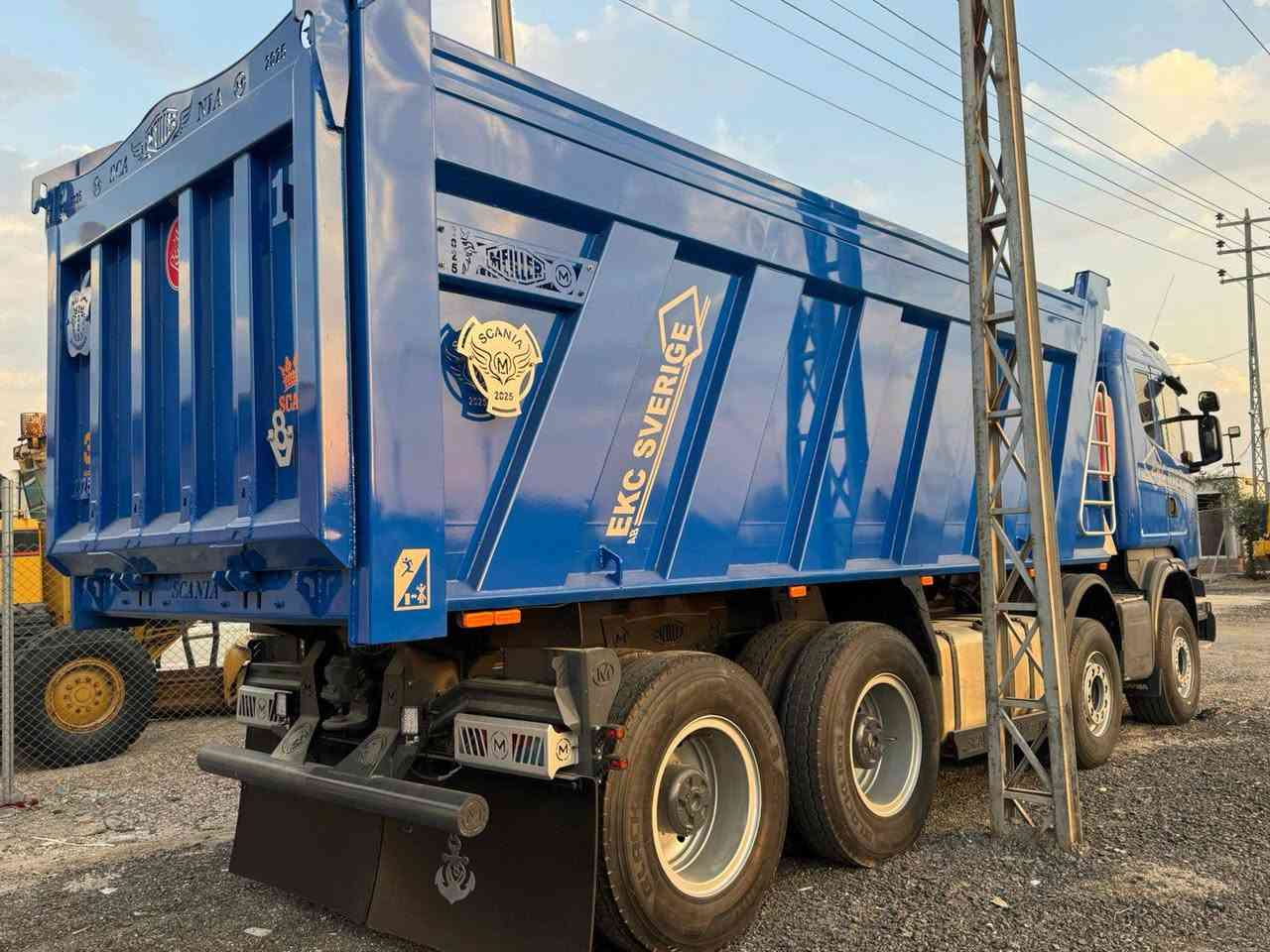 سكانيه 2016 رقم اربيل سياره جديده وجاهزه سنويه جديده تخم تاير بدي بيت زويد مكينه V8 580 كير عادي سياره جاهزه لعمل مكان سياره بصره لشراي يتصل ***********
