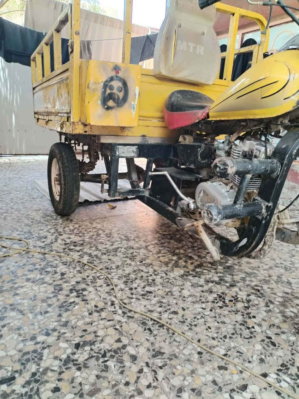 البيع أوراق شاصي مكفول مكينه مكفوله بدي نضيف كهربايات ستوته حلوه مكاني بصره حيانيه *********** سعر ٨٥٠ وبيها
