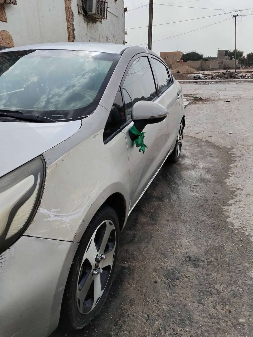 السلام عليكم
كيا ريو موديل 2015 

محرك قطرتين المرغوب  مرايات شفط سياره فول 

سياره جاهزه من كلشي مال بيت 

كير محرك كفاله.
كامره 

بيه بس قليل بارد ال جاملغ الخلفي  بس لا تبديل ولا صبغ سياره حلوه..!! بيها قليل جراد 

وناعمه ويستاهل الخير اليجي عليه 🫡

مكان السياره الديوانيه قضاء الحمزه الشرقي 

السعر 82 وبيه مجال 

للإتصال ***********  تحياتي الله يشهد ربع ماراح يذب عليها كامله من كل شي...
تبريد ثلج...
