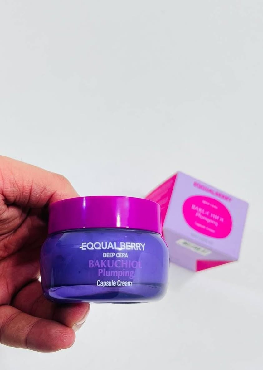 كريم كبسولات بالباكوتشيول لامتلاء وشد البشرة من إيكوال بيري 𐙚⋆🦪⋆ᥫ᭡
 Eqqualberry Deep Cera Bakuchiol Plumping Capsule Cream 50ml  
مناسب لجميع انواع البشرة 🥹
💜🫧 يعمل الكريم على تحسين مرونة البشرة، شدها، وتقليل مظهر الخطوط الدقيقة والتجاعيد بفضل مكوناته النشطة. 
يحتوي على 99% من الباكوتشيول النقي، وهو بديل طبيعي ولطيف للريتينول لا يسبب تهيج البشرة. 
💜🫧 يساعد في تعزيز حاجز البشرة وترطيبها بعمق بفضل احتوائه على خمسة أنواع من السيراميد والكولاجين.
المنتج نباتي ومجرب سريرياً ويمكن استخدامة صباحاً ومساءاً مع ضرورة الالتزام بالواقي 
#كوريا #اكسبلور_explored


**إذا كنت صاحب هذا الإعلان وتريد حذفه لأي سبب، رجاءا أرسل رسالة إلى الدعم الفني**