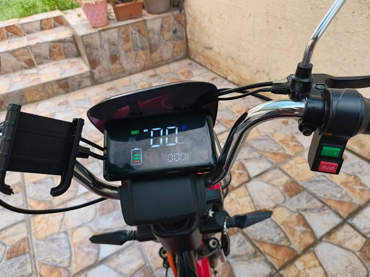 سلام عليكم  شحن للبيع
موديل 2025 حجم 20.. 5 بطاريات مستخدم قليل  بلوتوث وتشغيل بلكارت ومثبت سرعه سرعته 85 نظام سرقه ومنفذ مال شحن للموبايل شرط نضافه العنوان كركوك حي الواسطي التواصل خاص ***********
