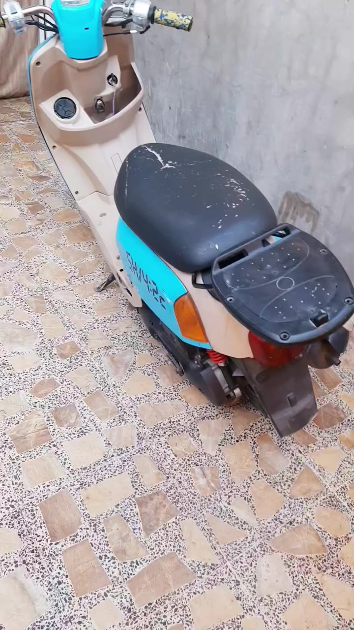 سلام عليكم ماكس بوليسي مكفول من كلشي
1_بوشه 49بلادي 
2-لايت زنون عالي وناصي 
3-تخم تايرات جد 
4-كهربايات كله شغاله 
5-الدراجه نكره 
6-محرك مامفتوح بلادي سعره 600وبيه مجال الشراي المكان بغداد الرصافه الثانيه الرقم بيه وتساب ***********
