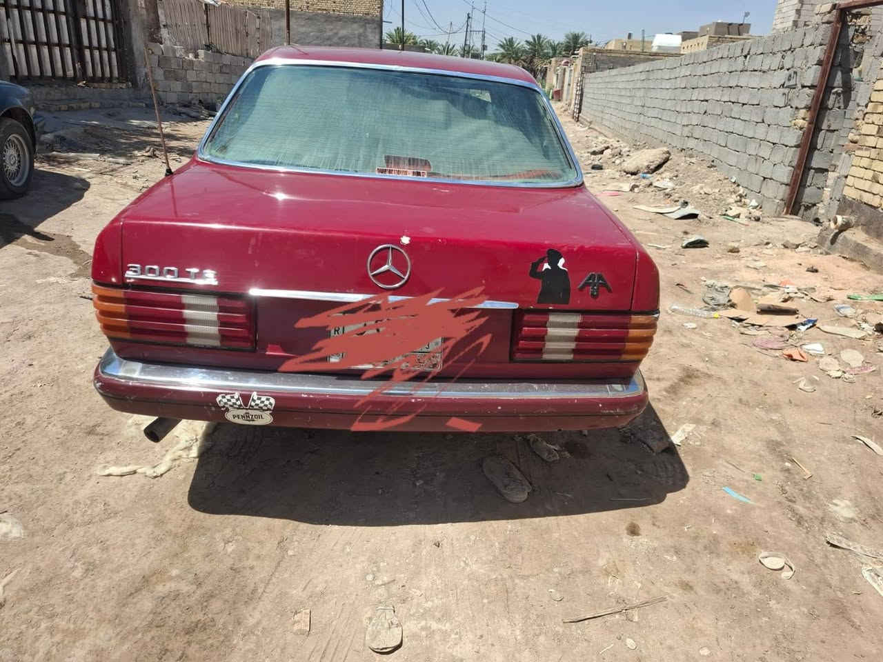 السلام عليكم البيع مارسيدس مديل 83 محوره مكرك ملكه وكير جديد  كهربائيات شغاله تخم تاير جديد حداديه 100سنويه 27 سياره جاهزه  مكان بل الديوانيه رقم بي واتساب *********** سعر 40بيه مجال رقم بغداد
