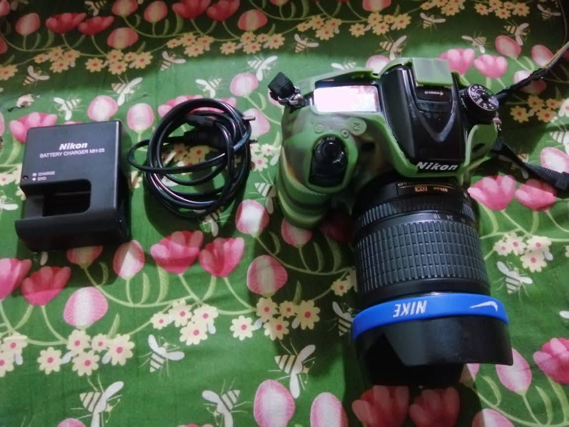 كاميرا نيكون D7100 مثلها كابلاء
نظافة 90 عدسة 18 105
***********
***********
