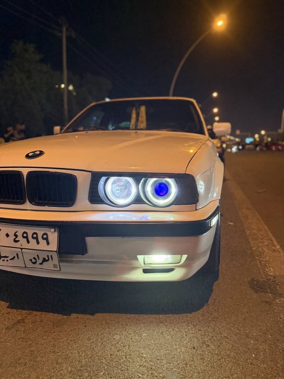 بيم مۆدیل ١٩٩٢ فول فول تۆماتیک ٥٢٥ سلایت جار جام کارەبا سلایت تەبیرت ساردو گەرم  بی داحمو لیدان حام نیەو حیزام نیە شاشە ئایپاد تەلەفۆن گیج ٢٦٠  ناو جلدی رەش گیرو مەکینە بە شەرت٨٤٥ هەزار خەرامەی لەسەرە دوای ماحمەلە دەگیرتەوە  ررقەم تەلەفۆن***********شوین هەولیر
