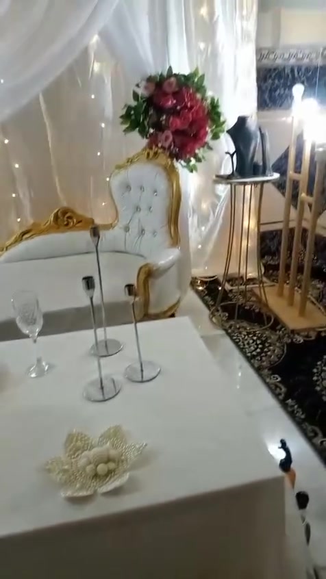كوشات ايجارهن ع ٨٠
***********

