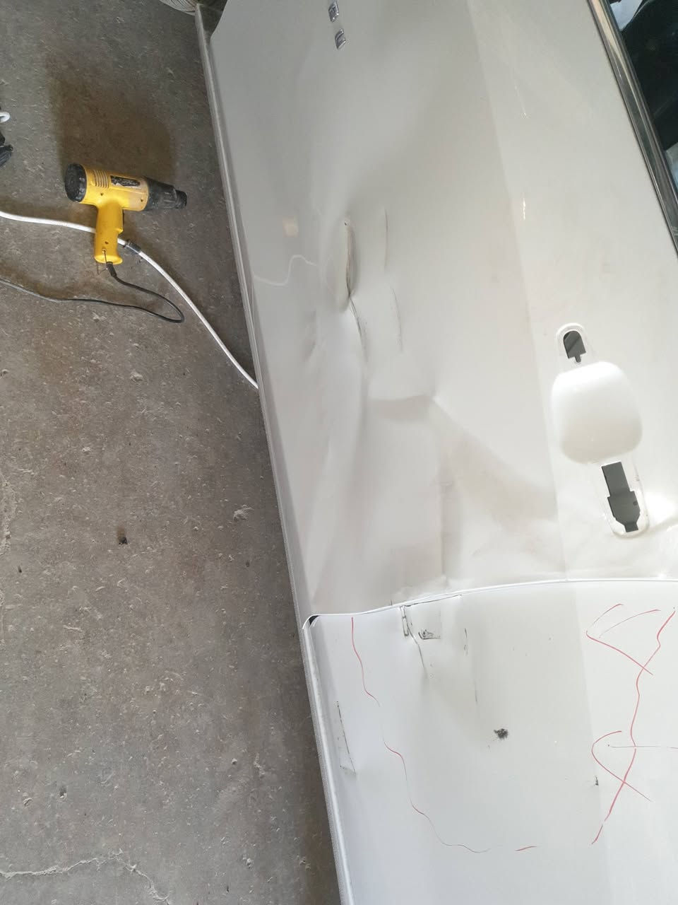 السلام عليكم
للبيع ماليبو ٢٠٢٣ رقم قادسيه معوقين المعوق جاهز وكاله السياره جديده وجاهزه من كلشي حادث باب السائق فقط السعر ١٢٥ وبي مجال  للاستفسار الاتصال بالرقم ***********
